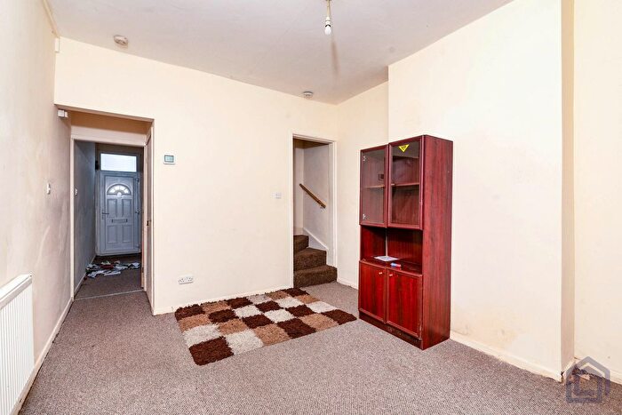 3 Bedroom Terraced House For Sale In , Reginald Road, Birmingham, B8