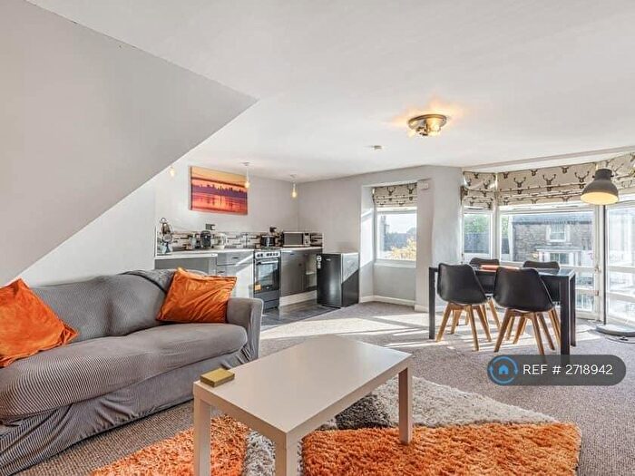 3 Bedroom Flat To Rent In High Street, Buxton, SK17