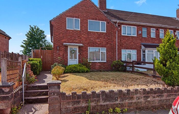 3 Bedroom End Of Terrace House For Sale In Templeton Road, Birmingham, B44