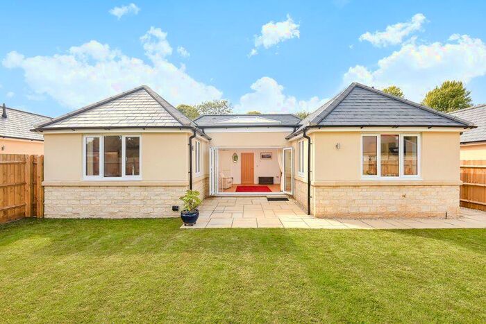 3 Bedroom Bungalow To Rent In The Limes, Brize Norton Road, OX29