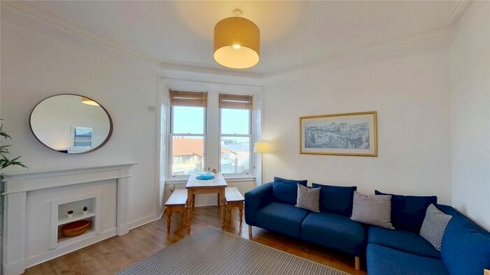 2 Bedroom Flat To Rent In Yeaman Place, Edinburgh, EH11