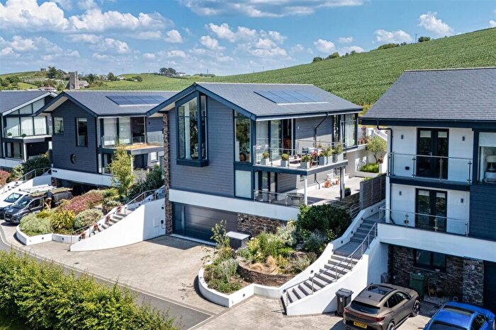 4 Bedroom Detached House For Sale In Lighthouse View, Instow, EX39