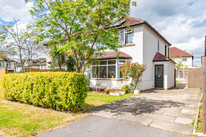 3 Bedroom Semi-Detached House For Sale In Beaumont Avenue, Leeds, LS8