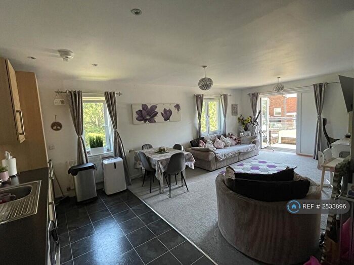 2 Bedroom Flat To Rent In Falconers Road, Luton, LU2