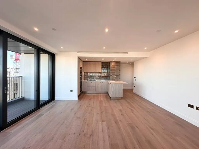 2 Bedroom Flat To Rent In Engine House Way, London, NW1