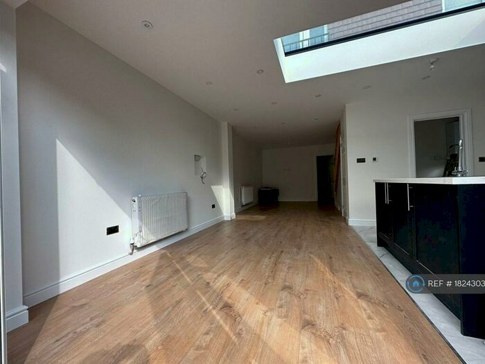 3 Bedroom Semi-Detached House To Rent In Cascade Road, Buckhurst Hill, IG9