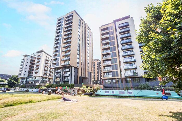 3 Bedroom Flat To Rent In Regalia Point, Bethnal Green, E2