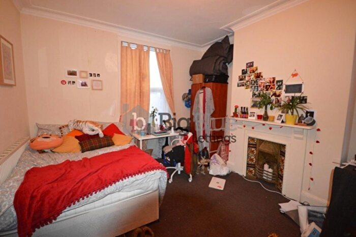 7 Bedroom House To Rent In Brudenell Road, Leeds, LS6