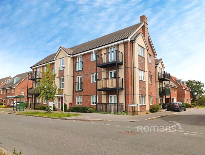 2 Bedroom Apartment For Sale In Fullbrook Avenue, Spencers Wood, Reading, RG7