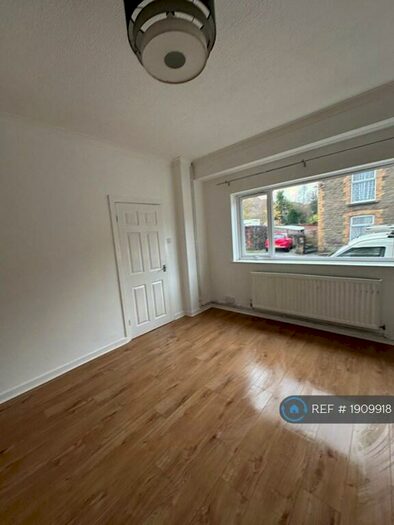 3 Bedroom Semi-Detached House To Rent In Merthyr Road, Glynneath, Neath, SA11