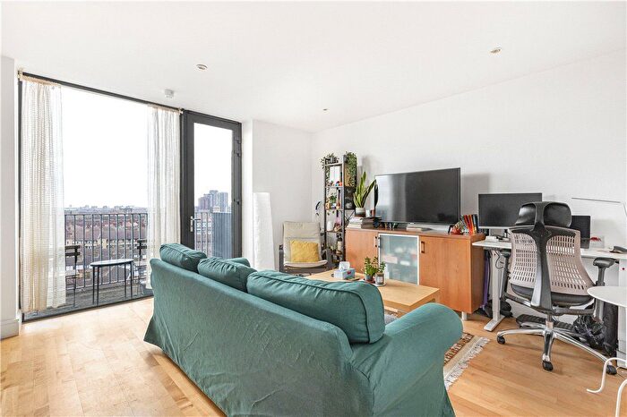 2 Bedroom Flat To Rent In City Walk, London, SE1