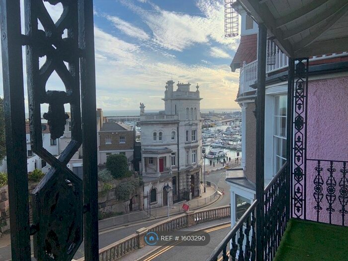 2 Bedroom Flat To Rent In Albion Hill, Ramsgate, CT11