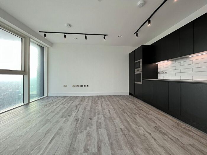 1 Bedroom Flat To Rent In Portal Way, Acton, W3