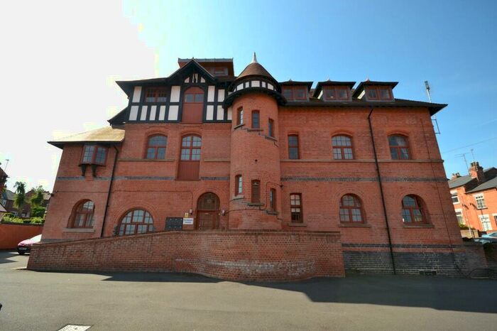 2 Bedroom Flat To Rent In Sandpiper House, Carlton, Nottingham, NG4