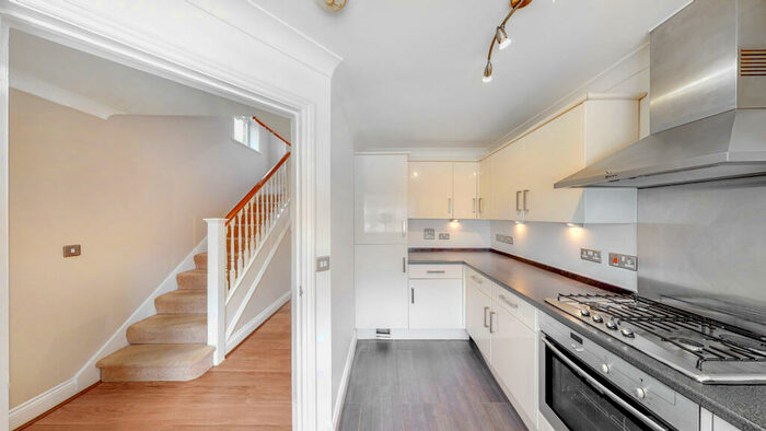 4 Bedroom House To Rent In Belgravia Gardens, Bromley, BR1