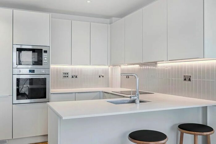 2 Bedroom Flat To Rent In Station Road, London, N11