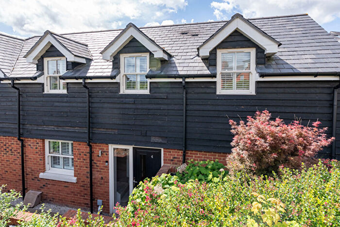 2 Bedroom End Of Terrace House For Sale In Pilgrim Lane, Dorking, RH4