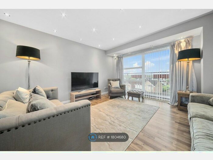 2 Bedroom Flat To Rent In Scapa Way, Glasgow, G33