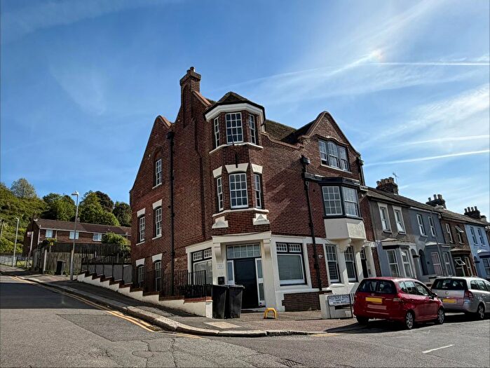 1 Bedroom Flat To Rent In Westbury House, Dover, CT17