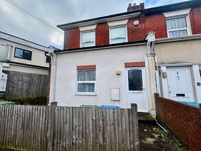 2 Bedroom Flat To Rent In Shirley Road, Southampton, Hampshire, SO15