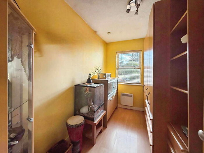 3 Bedroom End Of Terrace House For Sale In Oakleigh Close, Swanley, BR8
