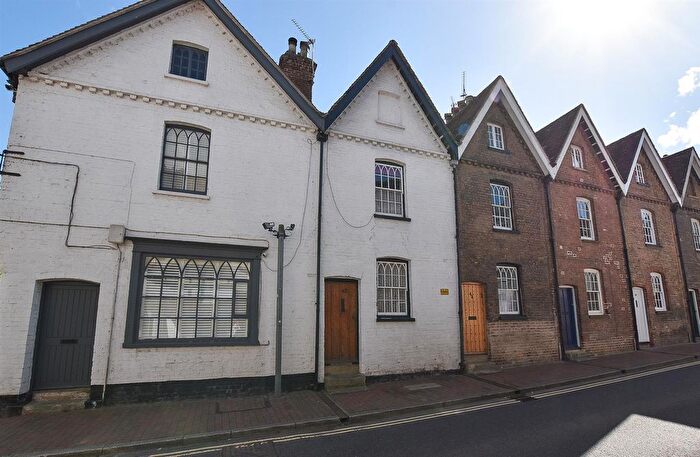 2 Bedroom Terraced House For Sale In High Street, Aylesford, ME20