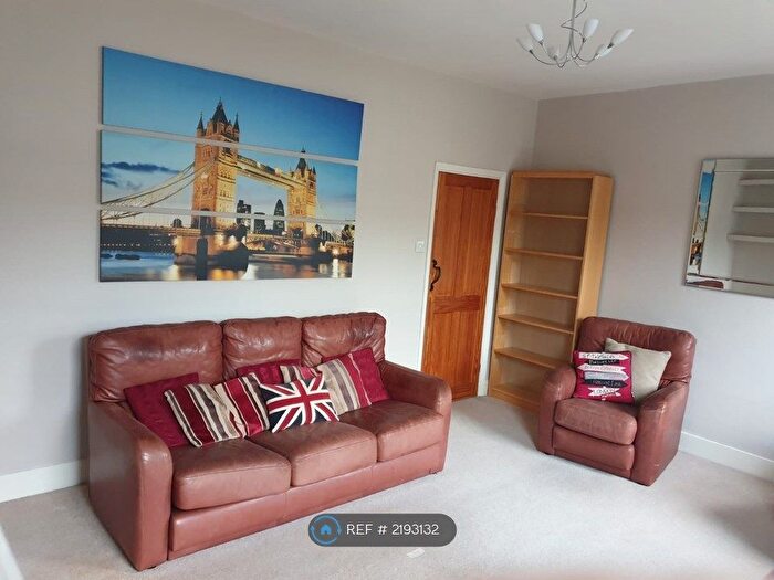 2 Bedroom Flat To Rent In Cochrane Road, Wimbledon, SW19