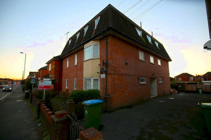 2 Bedroom Apartment To Rent In Bullar Road, Bitterne Park, SO18