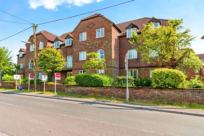 1 Bedroom Flat For Sale In Fair Oak Road, Fair Oak, Eastleigh, SO50