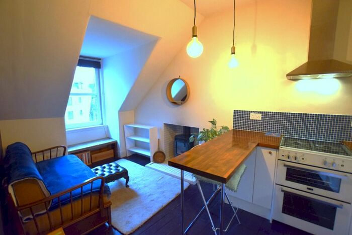 2 Bedroom Flat To Rent In Maritime Street, Leith, Edinburgh, EH6