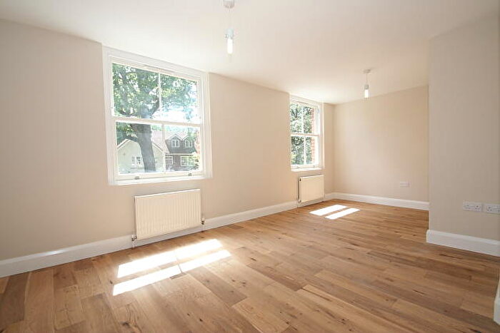 Flat To Rent In Claremont Court, Broomhall Road, Woking, GU21