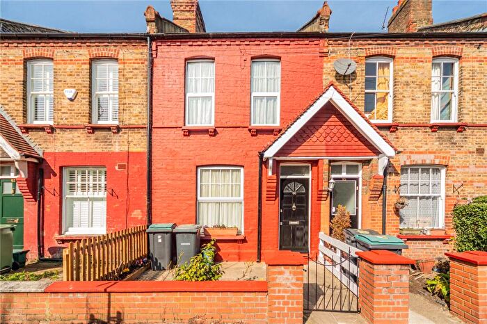 2 Bedroom House For Sale In Morley Avenue, London, N22