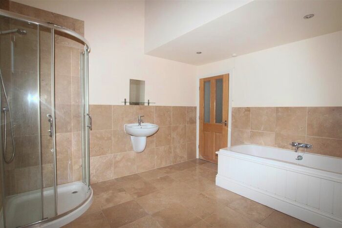 2 Bedroom Cottage To Rent In The Fold, Haworth, Keighley, BD22