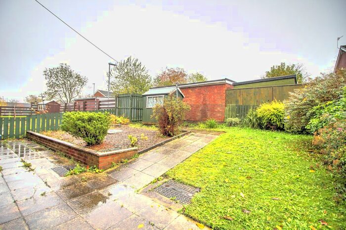 2 Bedroom Flat For Sale In Kingsway, Sunniside, Newcastle Upon Tyne, NE16