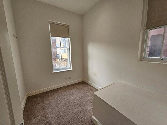 2 Bedroom Apartment To Rent In Camden High Street, London, NW1