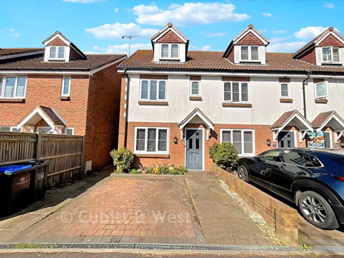 3 Bedroom End Of Terrace House For Sale In Mulberry Gardens, Goring-By-Sea, Worthing, West Sussex, BN12