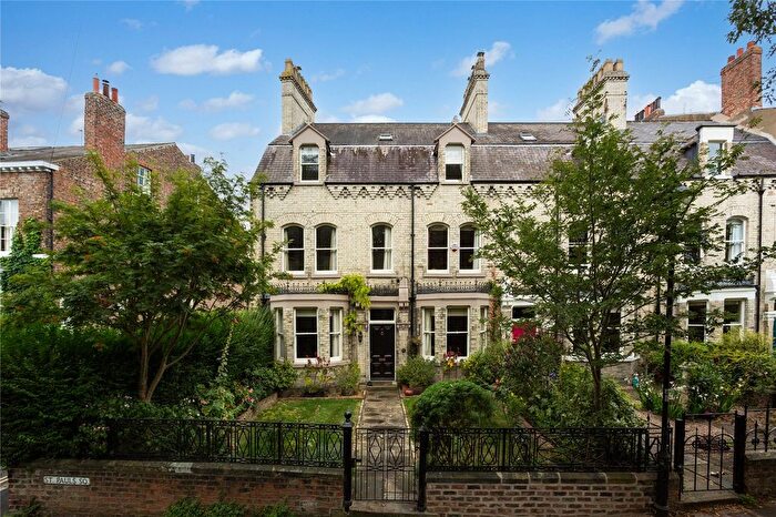 6 Bedroom End Of Terrace House For Sale In St. Pauls Square, York, North Yorkshire, YO24