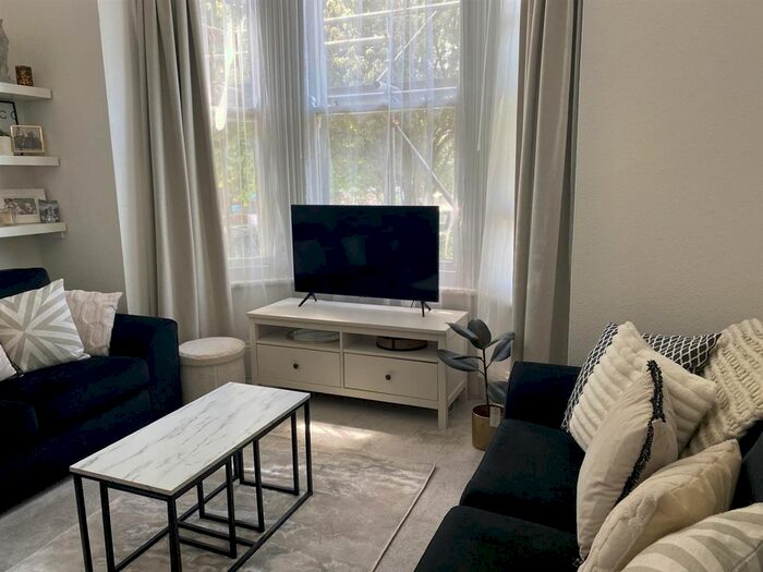 1 Bedroom Flat For Sale In Oxford Road, Worthing, BN11
