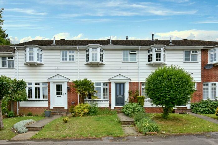 3 Bedroom Terraced House To Rent In Langley Way, Marlow, Buckinghamshire, SL7