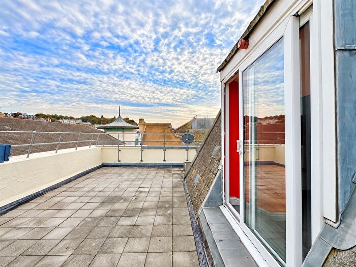 3 Bedroom Flat For Sale In Devonshire Road, Hastings, TN34