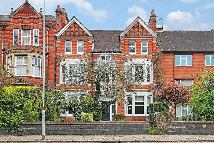 2 Bedroom Flat For Sale In East Park Parade -, NN1