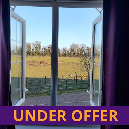 3 Bedroom Semi-detached House For Sale In North Lodge Park, Milton, Cambridge, CB24