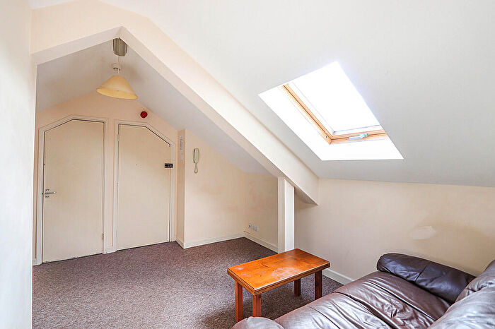 1 Bedroom Apartment To Rent In Hill Street Haverfordwest, SA61