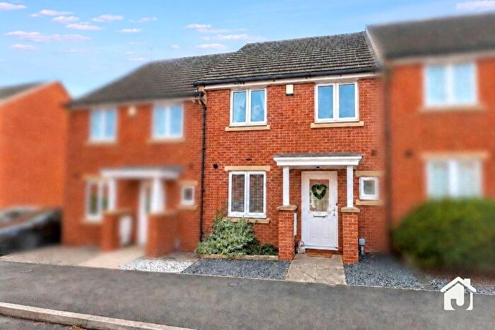 3 Bedroom Terraced House For Sale In Glen Road, Loughborough, LE11