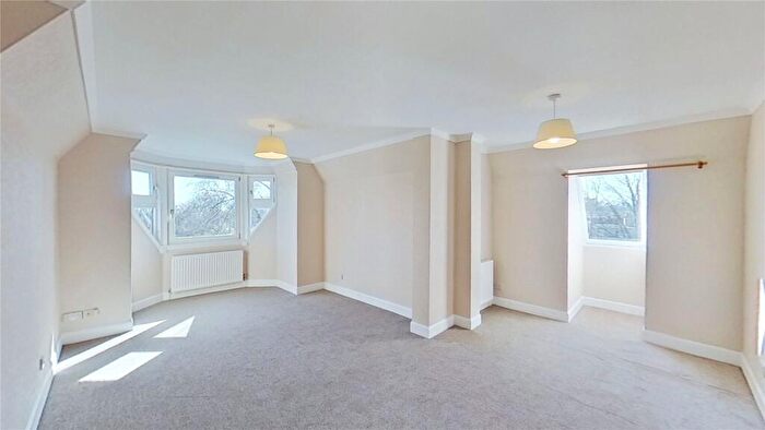 2 Bedroom Flat To Rent In Trinity Road, Edinburgh, Midlothian, EH5