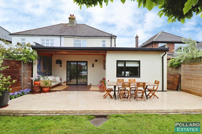 3 Bedroom Semi-Detached House For Sale In Zetland Avenue, Darland, ME7