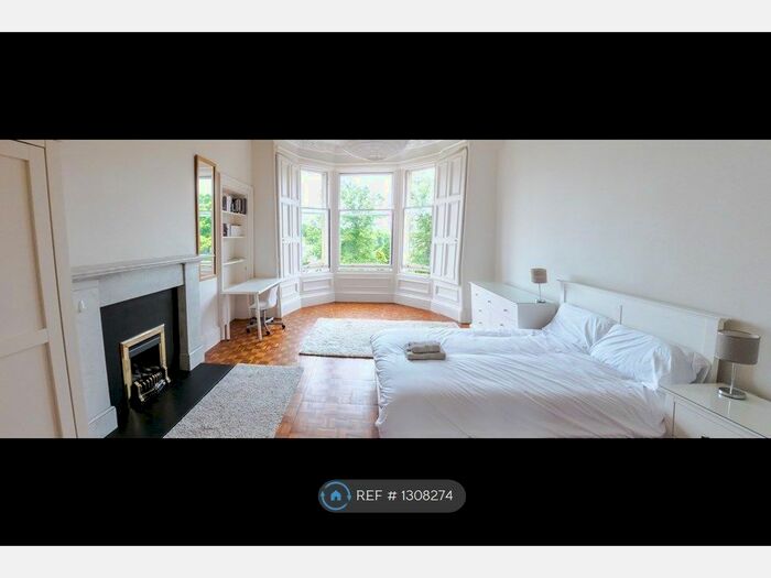 5 Bedroom Flat To Rent In Thirlestane Road, Edinburgh EH9