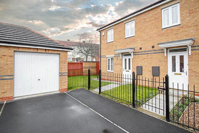 3 Bedroom Semi Detached House To Rent In Queensbury Gate, Longbenton, NE12