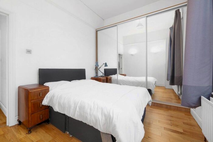 1 Bedroom Flat To Rent In Brixton Road, Brixton, London, SW9