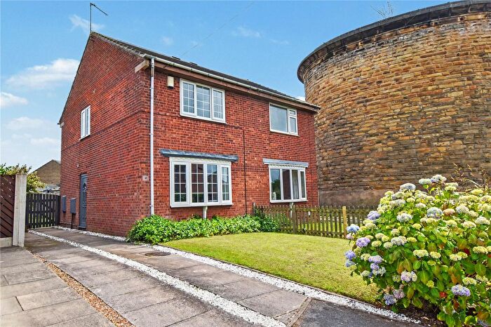 2 Bedroom Semi-Detached House For Sale In Alden Close, Morley, Leeds, West Yorkshire, LS27